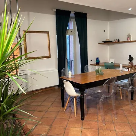 Boutique Trastevere Konukevi Roma