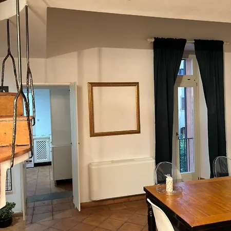 Boutique Trastevere Konukevi Roma